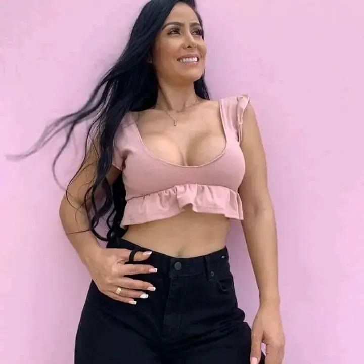 BLUSA $ 25,900   + JEANS $59,900                                          2