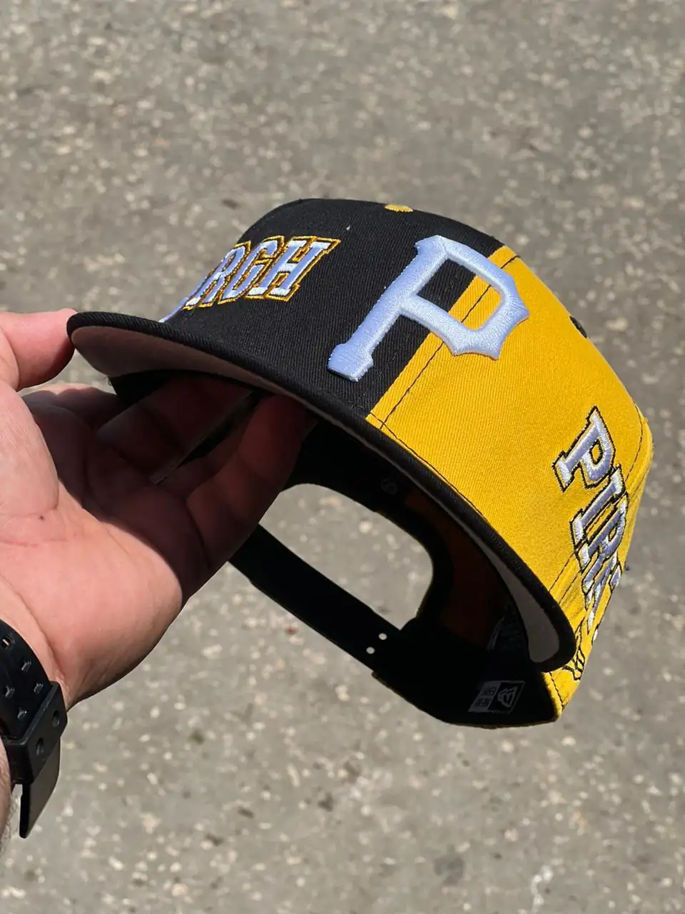 Caps