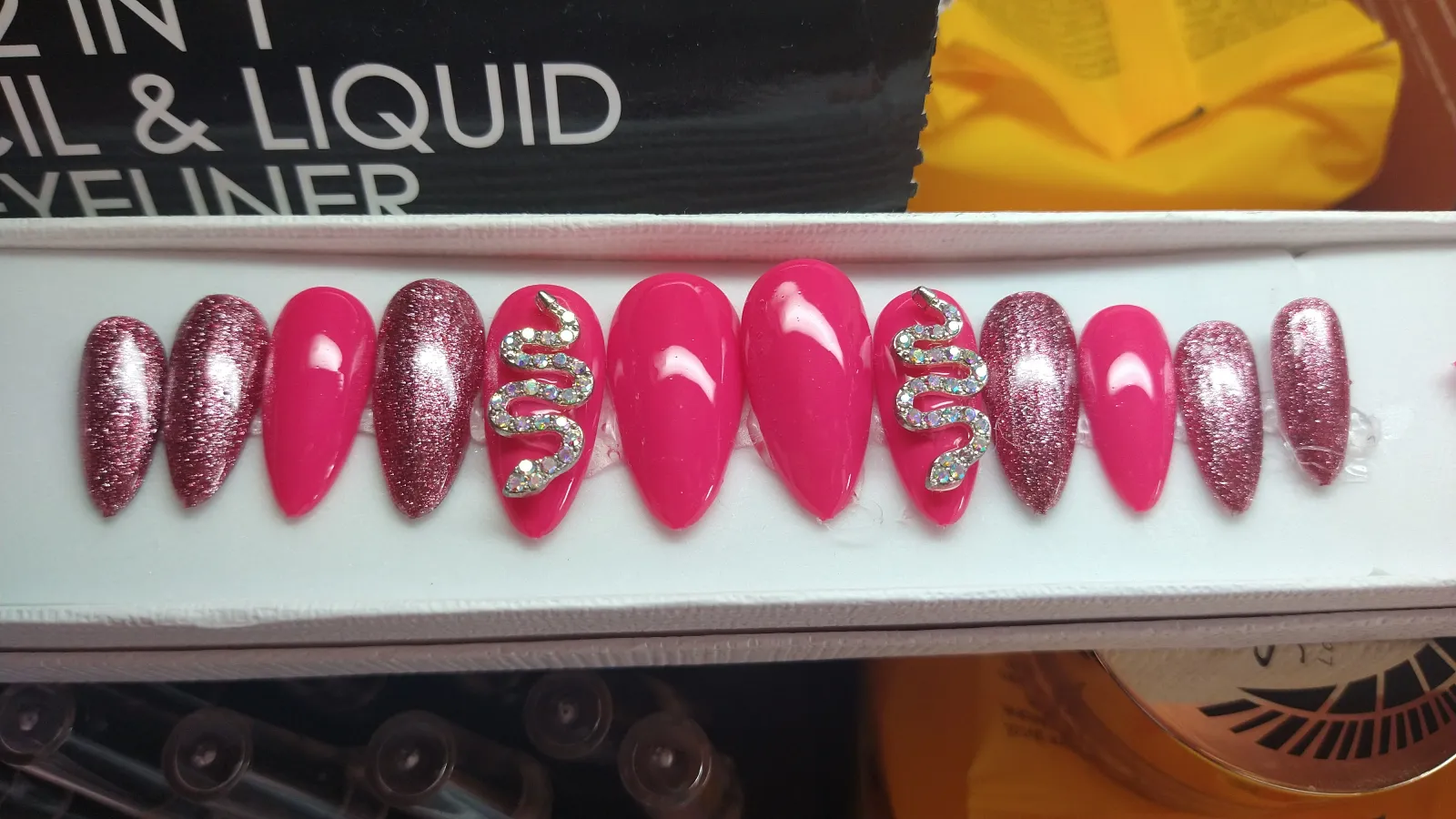 Uñas vibora rosa