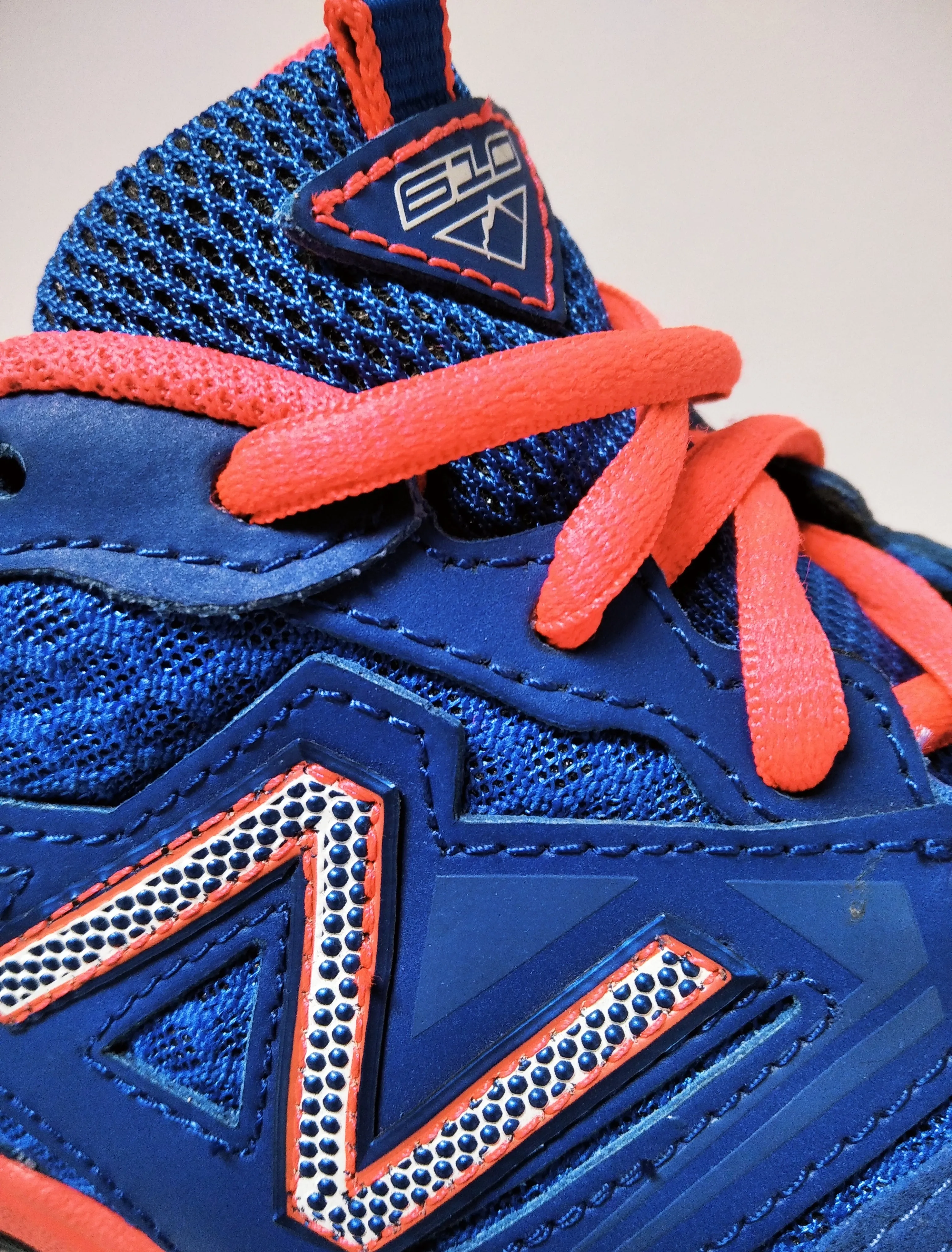 NEW BALANCE 2