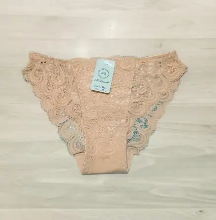 Panty tipo tanga encaje 4
