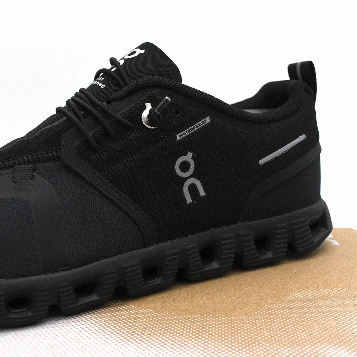 Tenis On Cloud 6