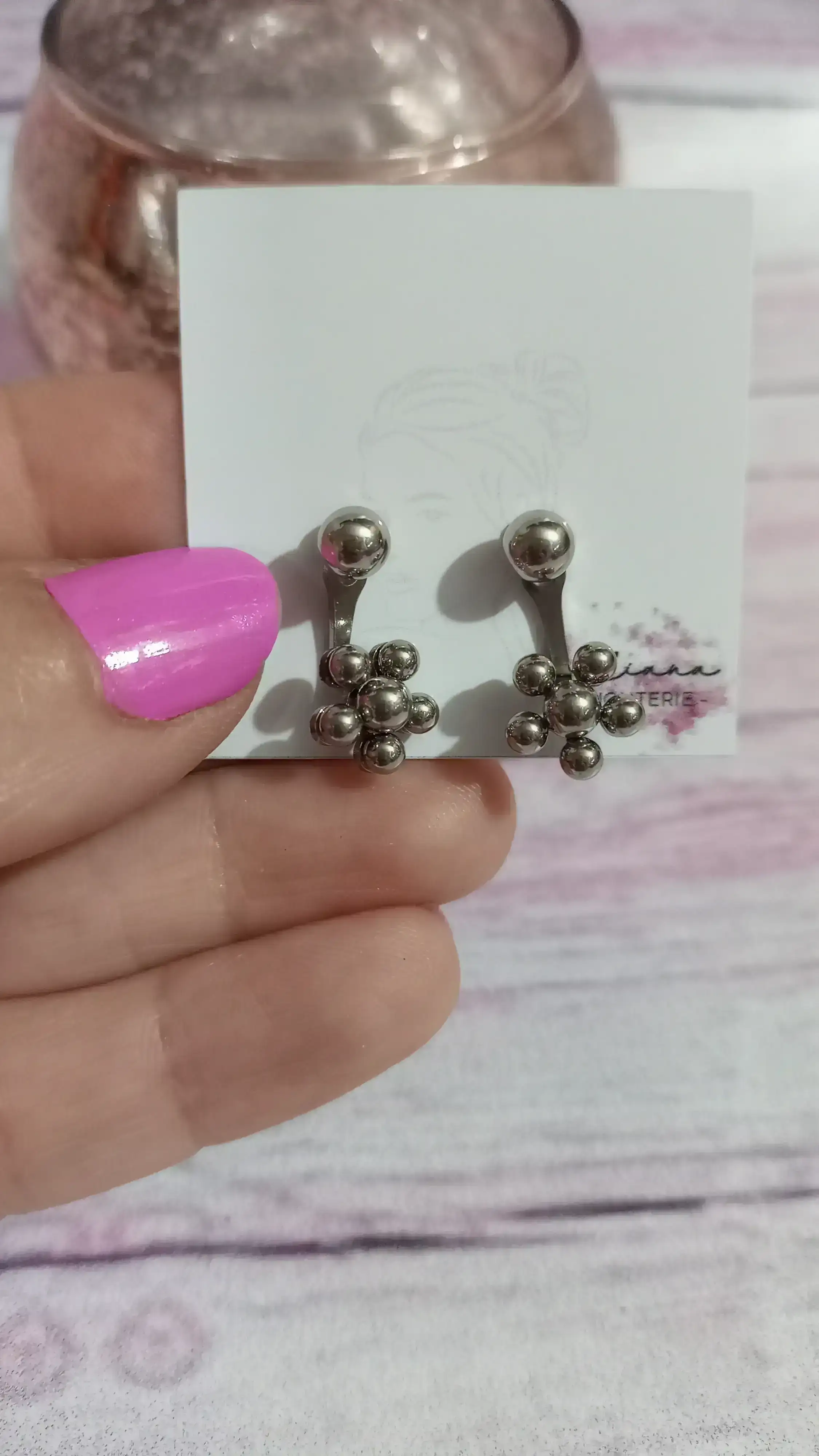 Aros pasantes flor🌺 con bolitas.