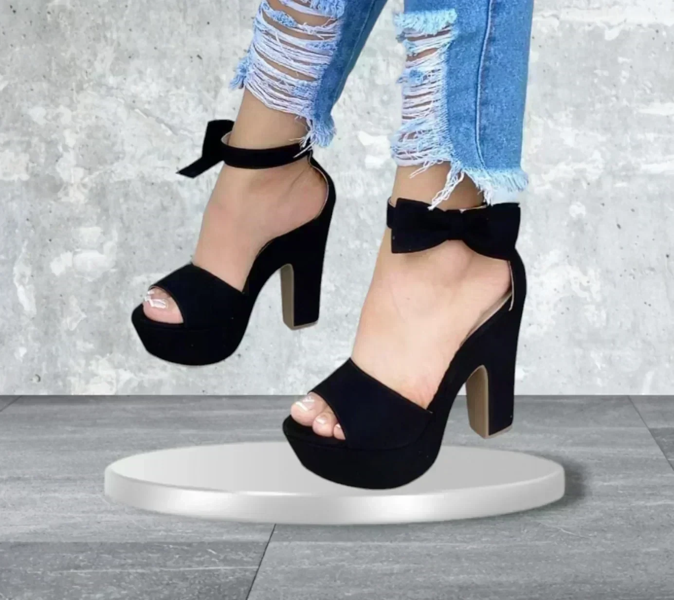 Mod.199 MENUDEO Tacon Moño Negro 12cm