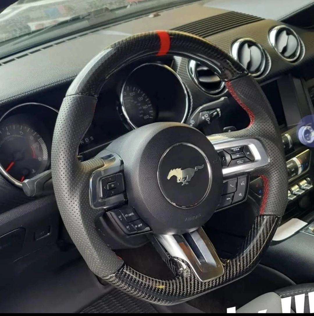 VOLANTE FORD MUSTANG 2015-2022 CARBON FIBER 2