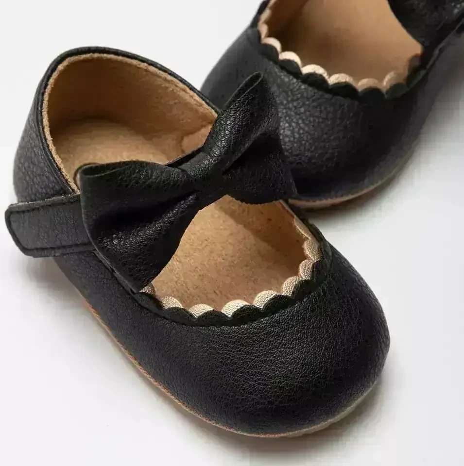 ZAPATITOS NEGRO LAZO  3
