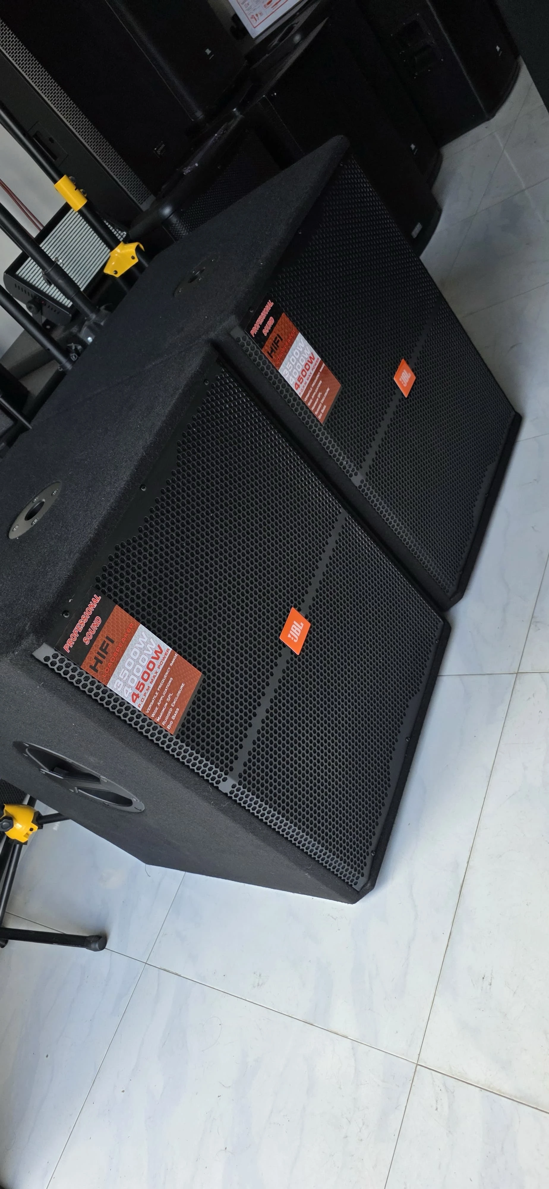 BAJOS PASIVOS DE 18 PULGADAS      JBL JRX-228 4500w PRECIO: 2400BS UNIDAD Y 4600BS PAR  ENVIOS A TODA BOLIVIA 2