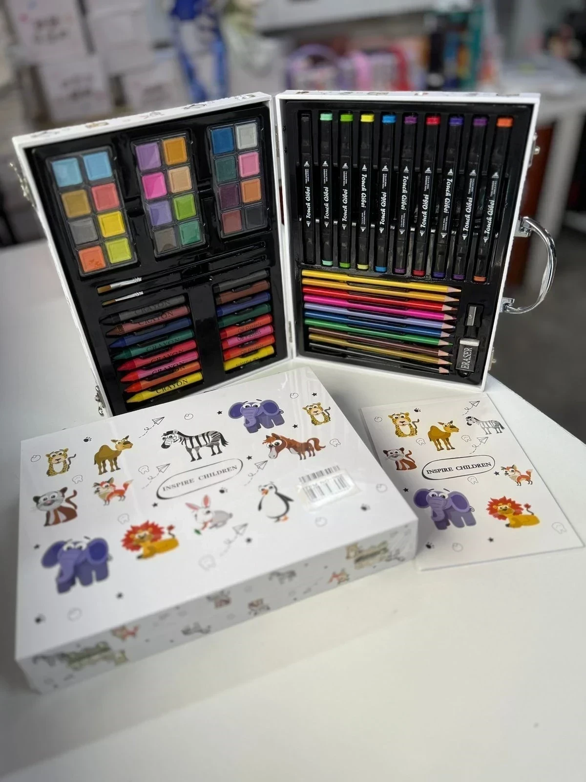 SET DE ARTE 64 PIEZAS  Animales 🐯🦁🐮🐷🐵🐥🦓🦍  **