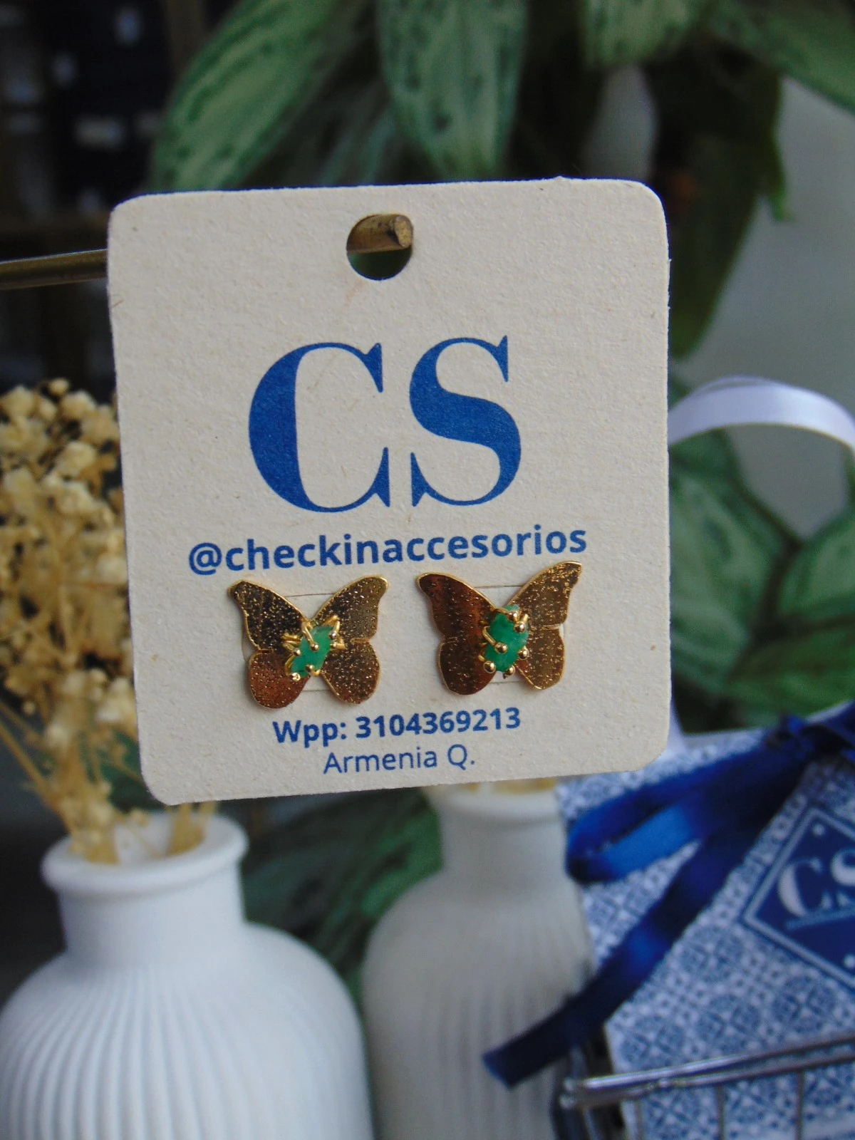 ARETE TOPO BAÑO DE ORO 24K MARIPOSA PEQ MURRALLA ESMERALDA