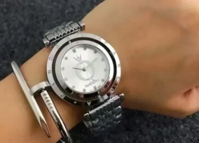 Reloj Giratorio  2