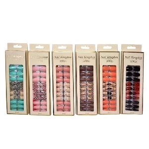 SET DE UNAS DE 24 UNIDADES NAIL KINGDOM CAJA BEIGE CON ORILLA DORADA