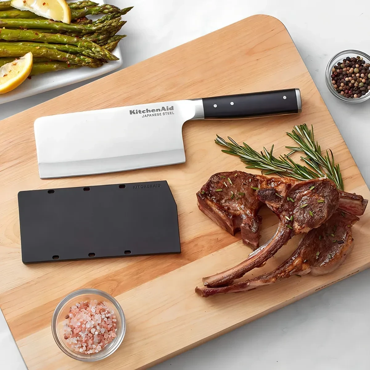 Cuchillo forjado Kitchenaid con funda protectora,