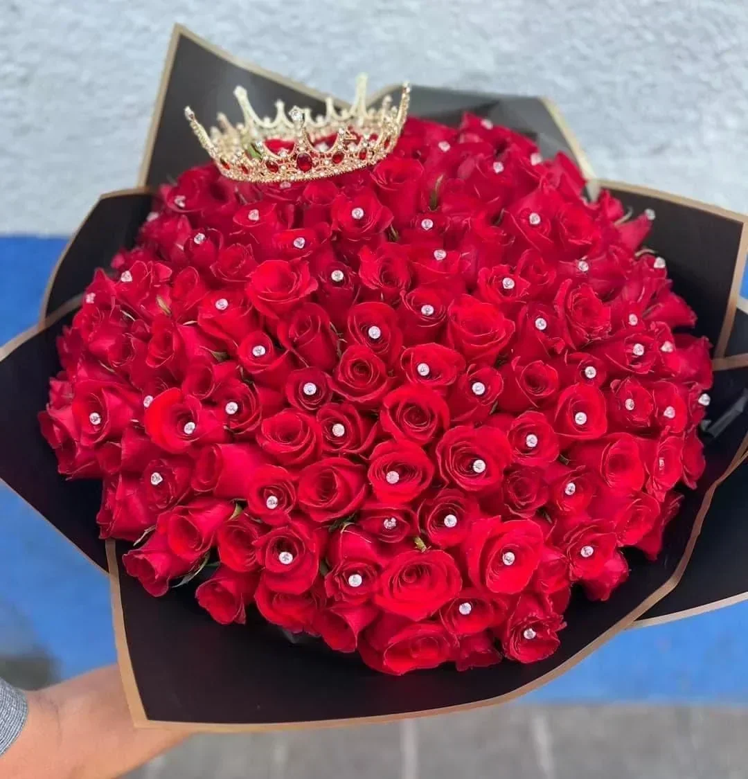 R11 Ramo 100 Rosas Queen 