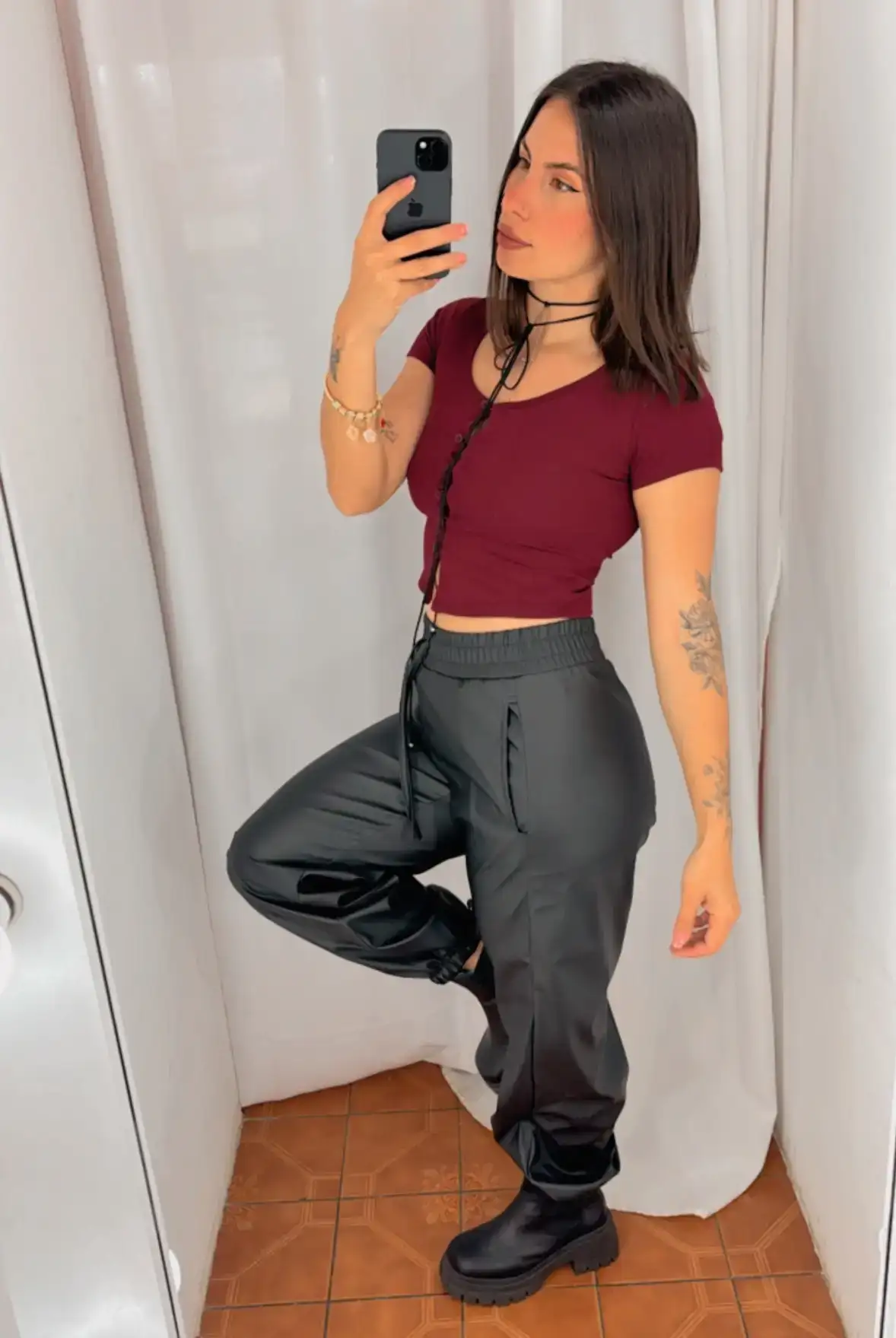 Jogger eco cuero 2