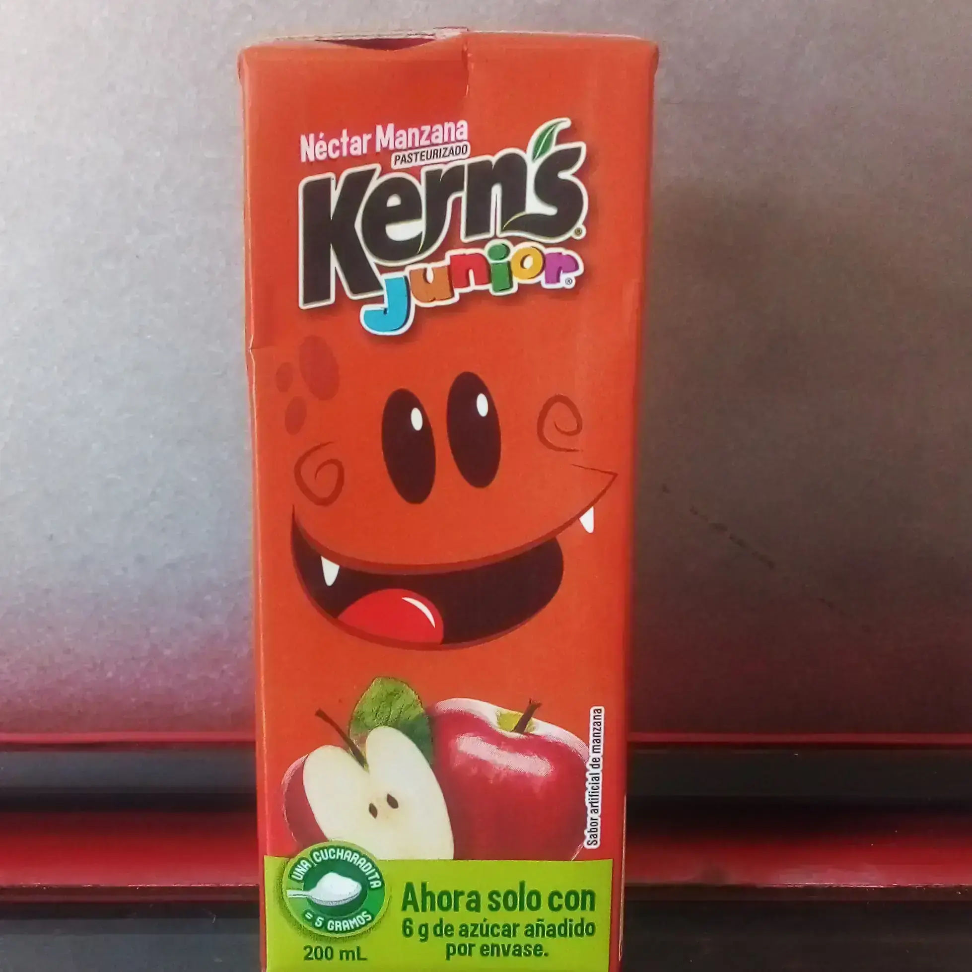Jugo kerns junior sabor manzana de 200 ml