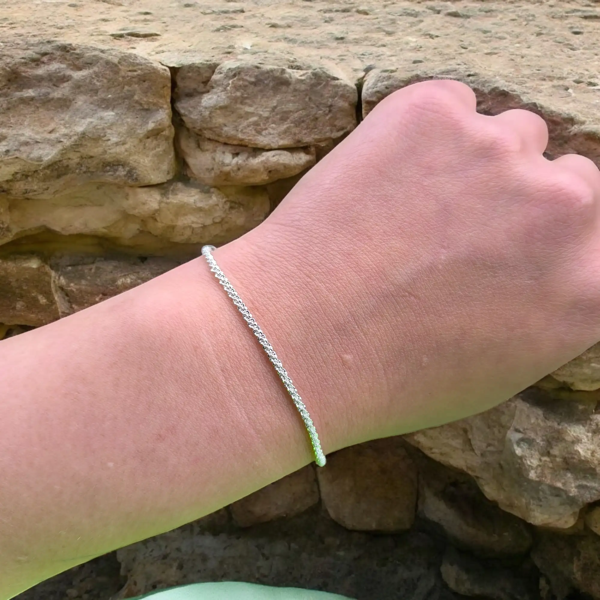 Pulsera plateada brillante  4