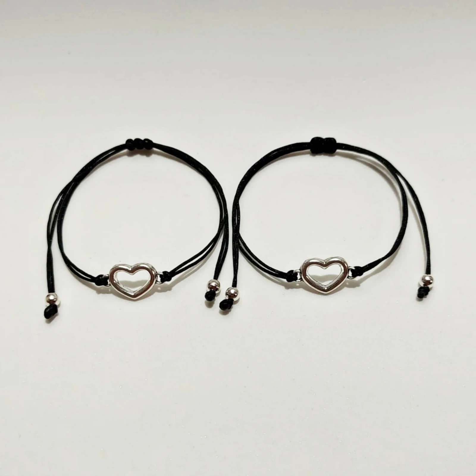 Dúo Pulseras Negras de Corazón Sencillas 2