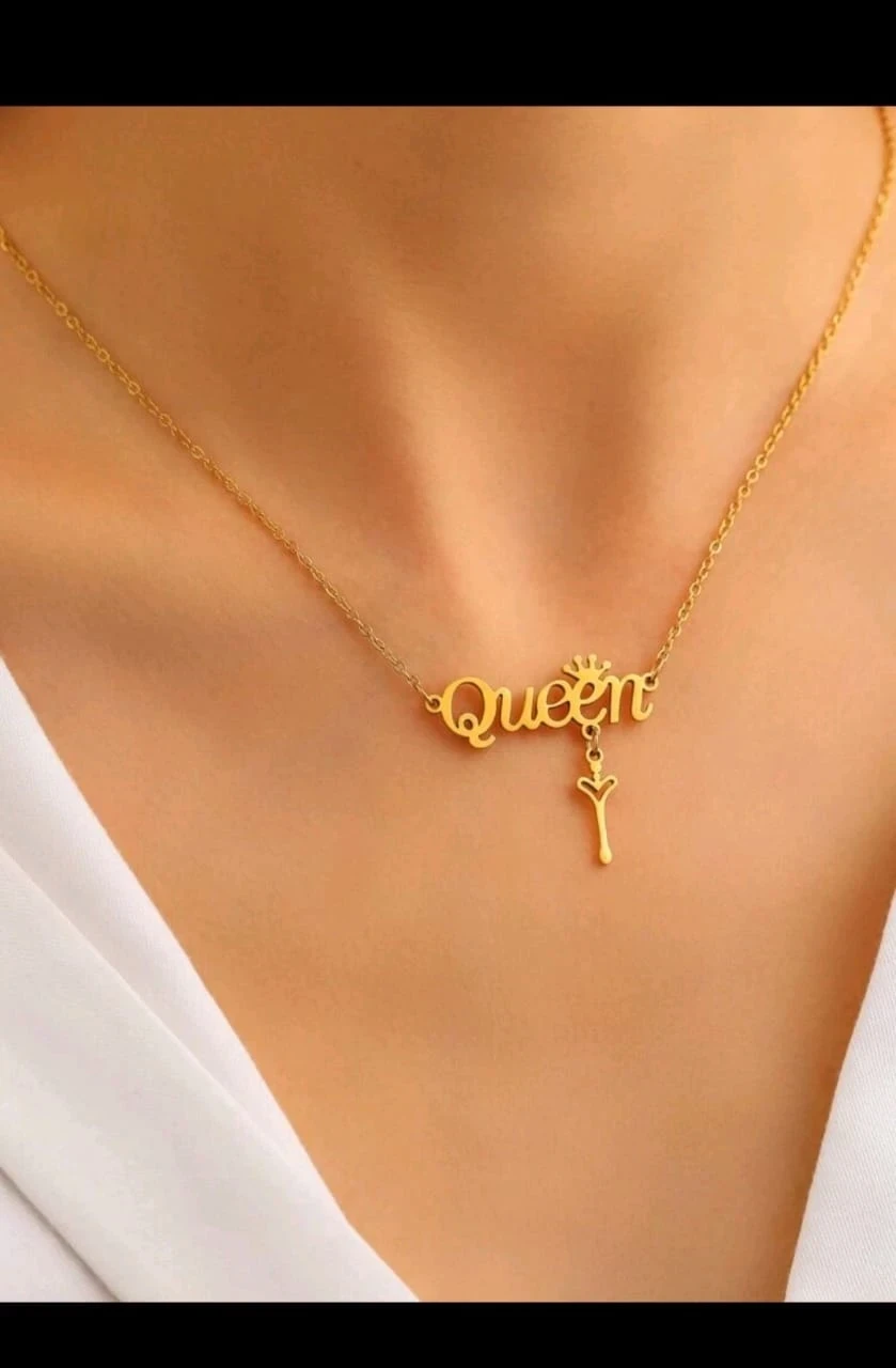 Collar colgante "Queen" 