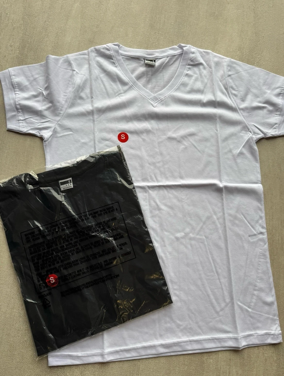 REMERAS V LISAS 