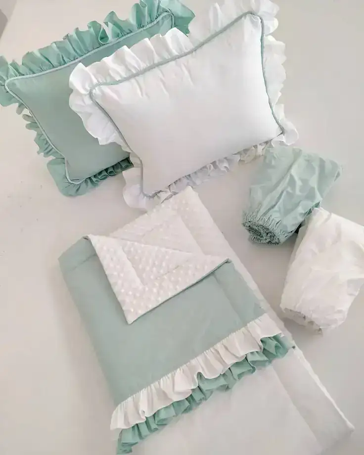 Cubre cuna, almohada