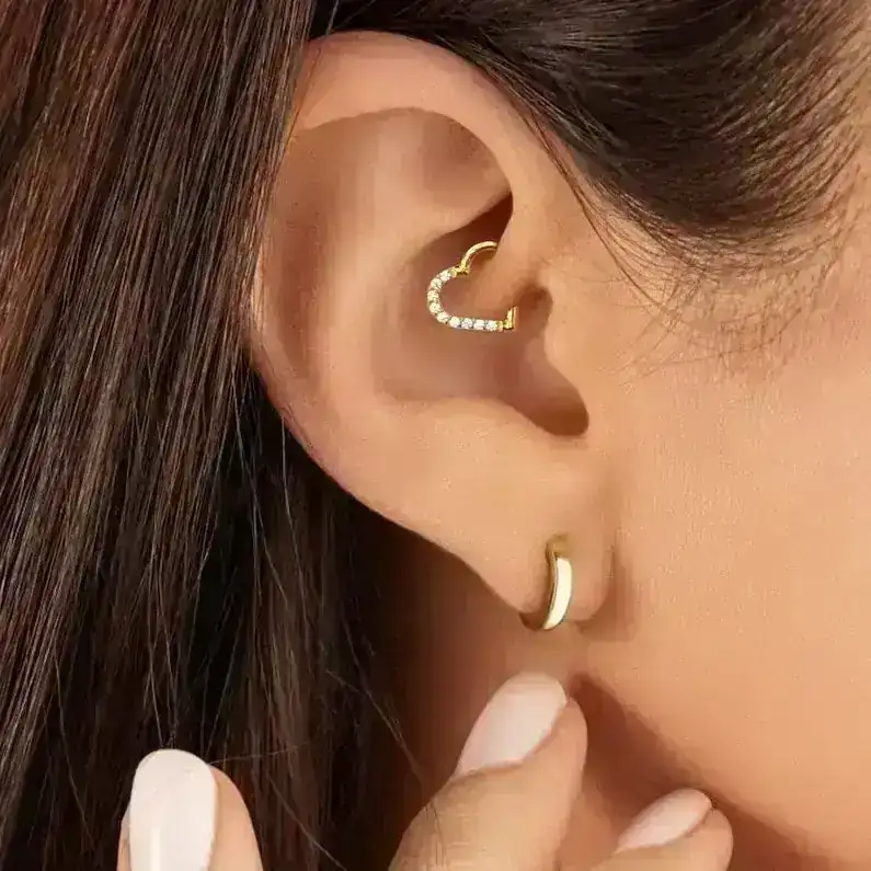 Joyerias diseño de corazón de Titanium , ideal para los Piercings ; Helix - Tragus -  Rook -  Daith ect  2