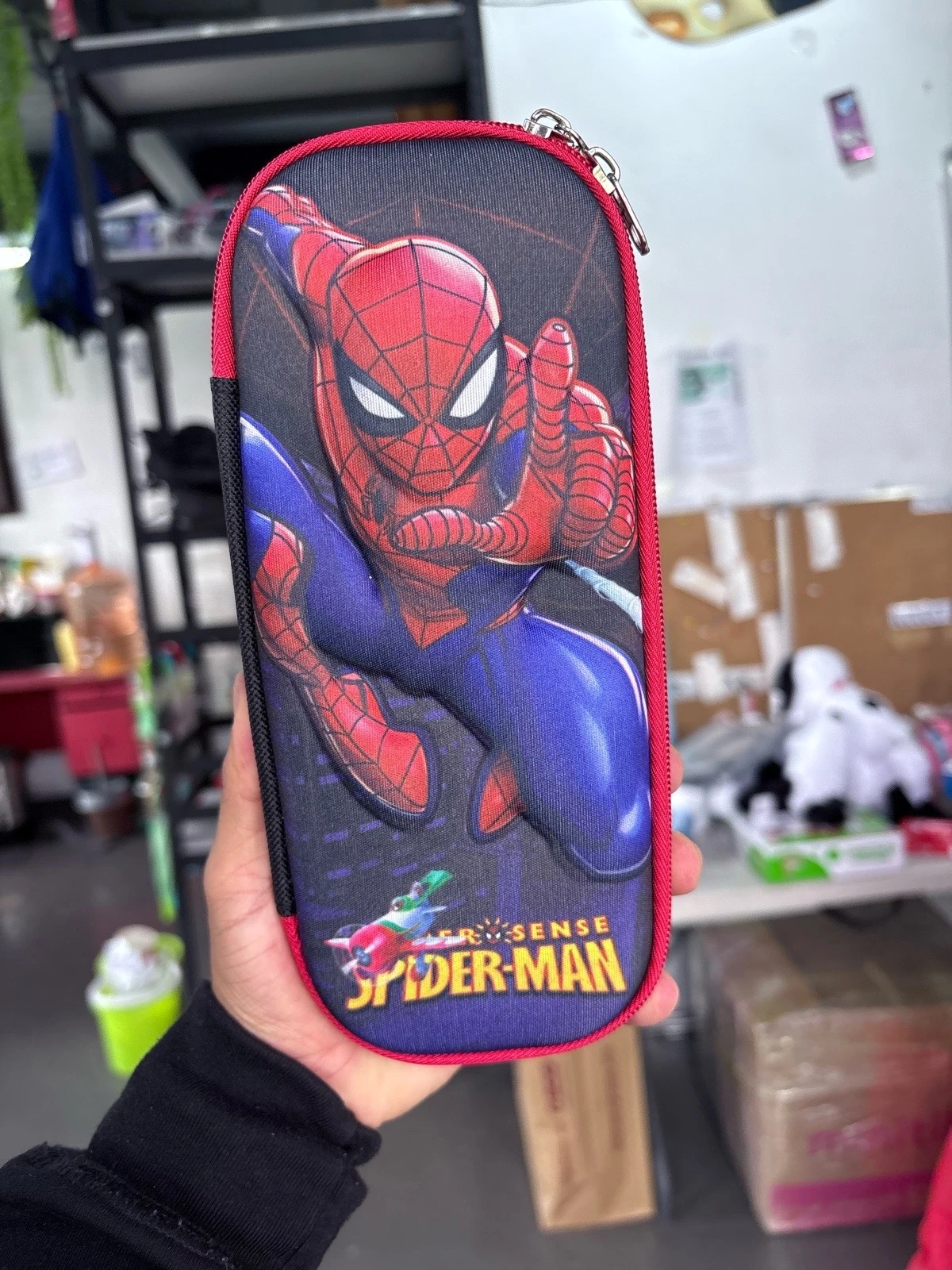 Lapicera Cartuchera Rígida 3D 1 Compartimento (Modelos Variados: Spider-Man y Demon Hunters) 3