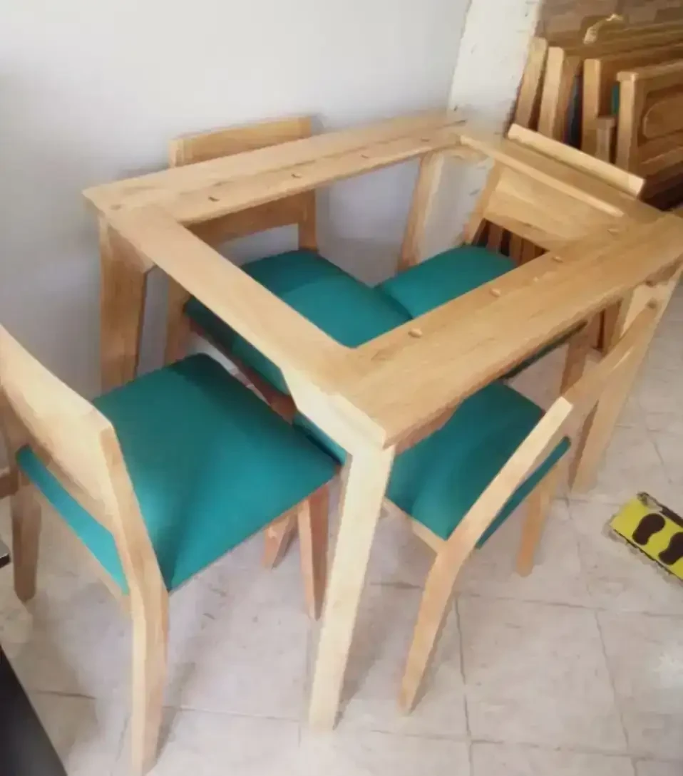 Juego de comedor boomerang 2