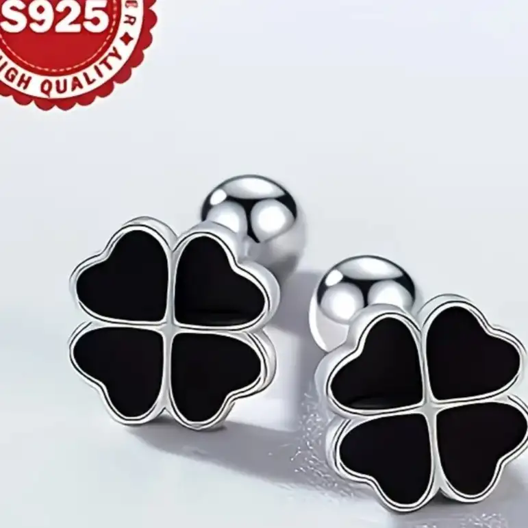 1.Par de Aretes Clásicos de Trébol en Plata de Ley 925