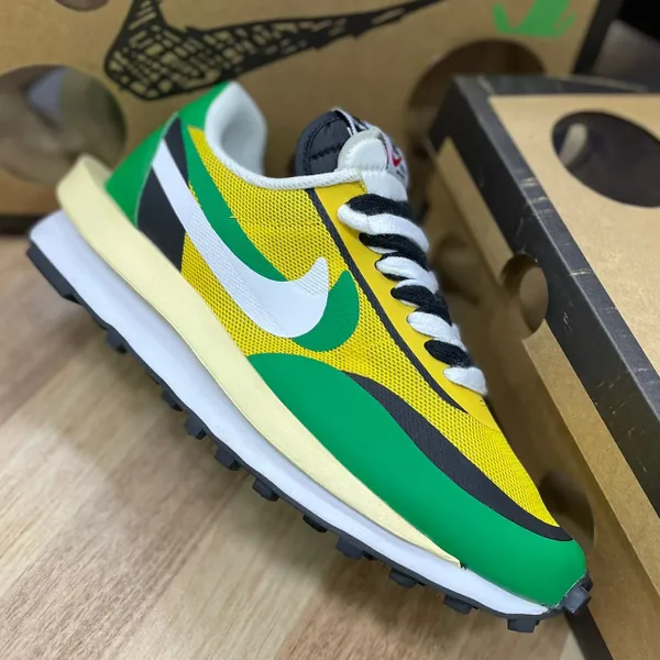 NIKE SAM
