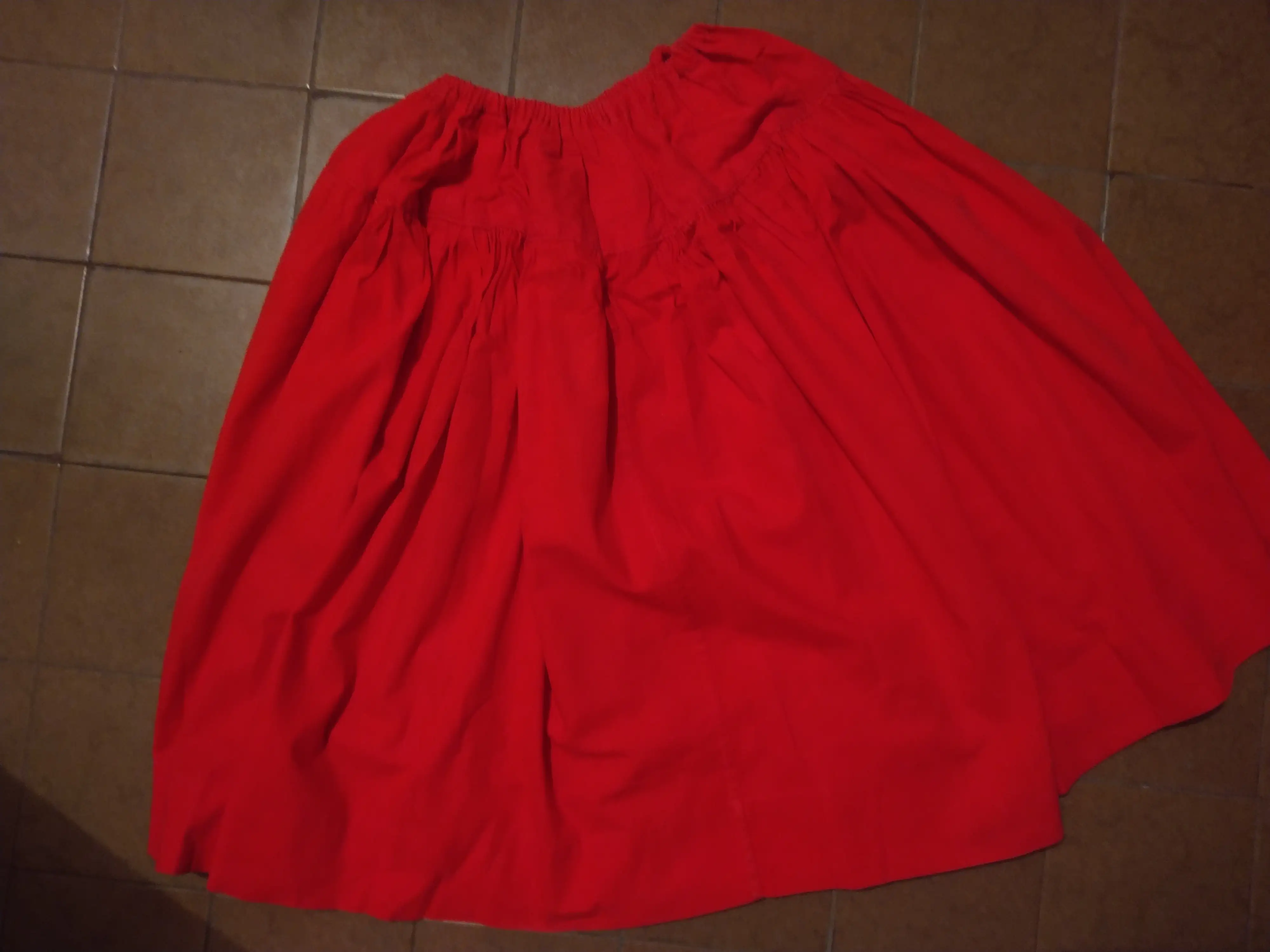 Pollera roja de algodón amplia 