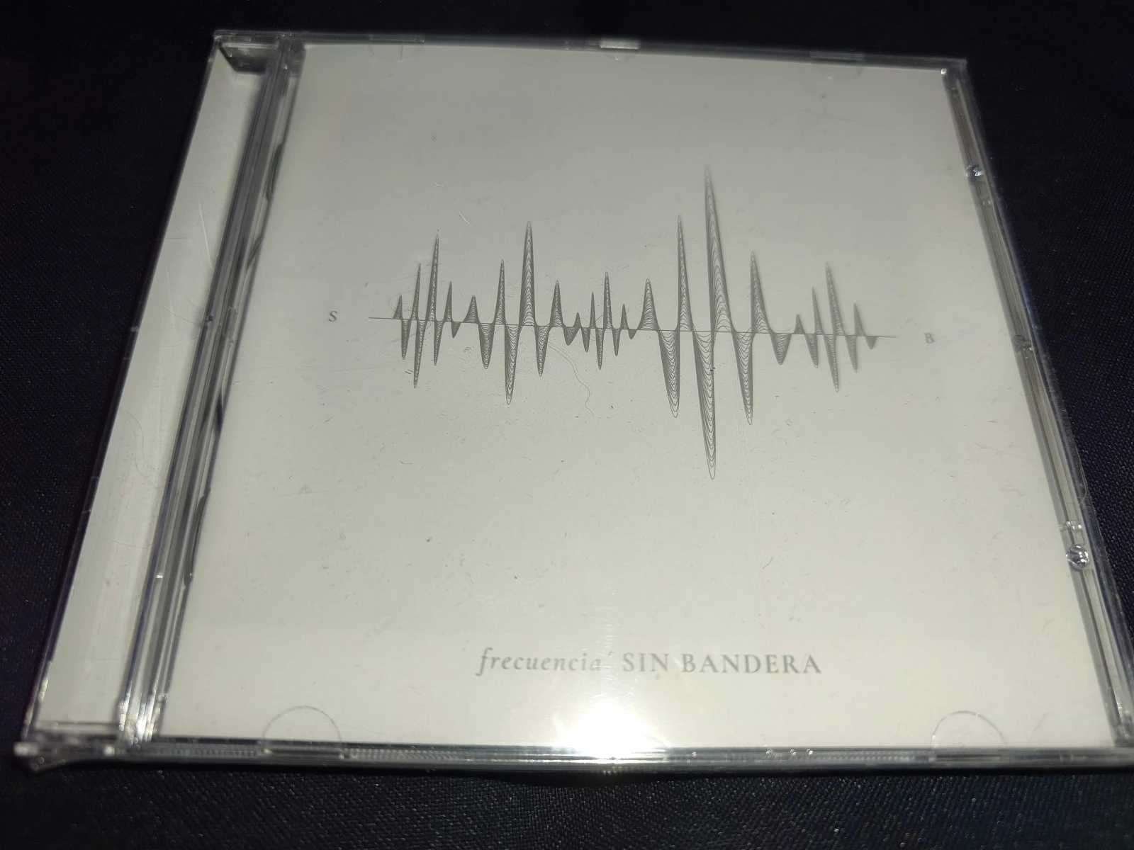 Sin Bandera - Frecuencia (ARGENTINA)