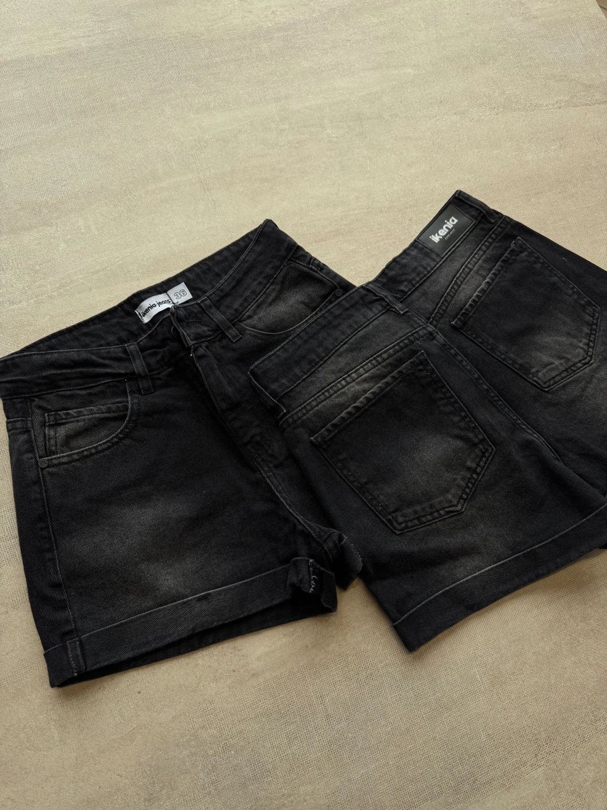 SHORT NEGRO TIRO ALTO
