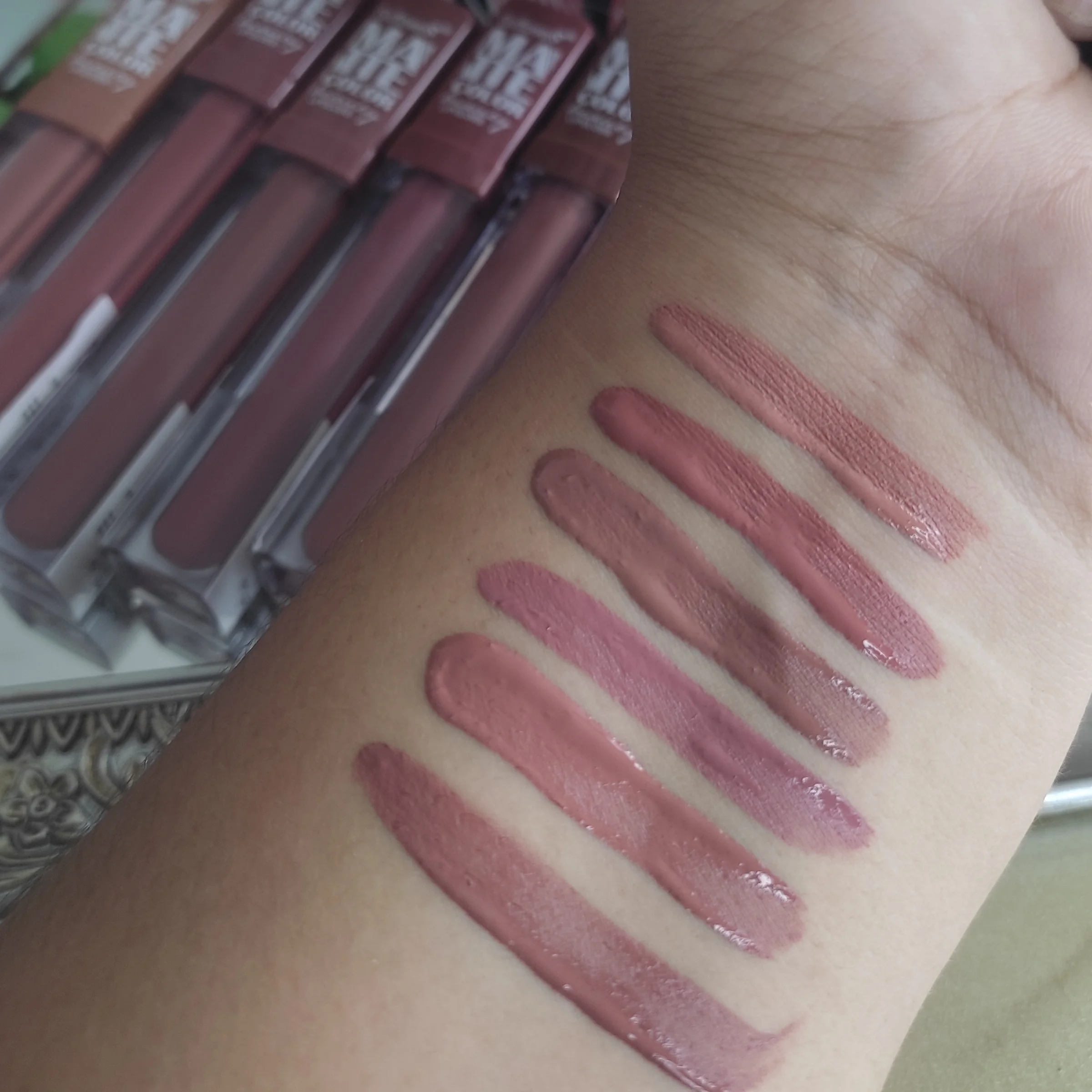 LABIAL LÍQUIDO MATTE TONOS NUDE  2