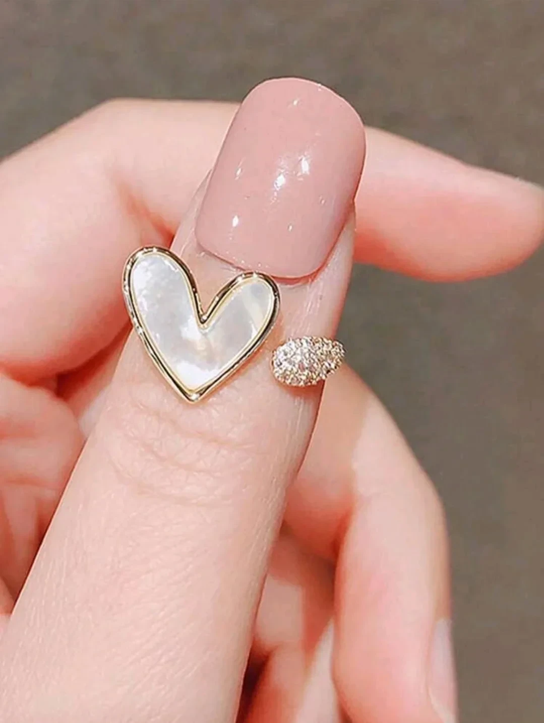 Anillo ajustable de cobre e imitación de piedra  2