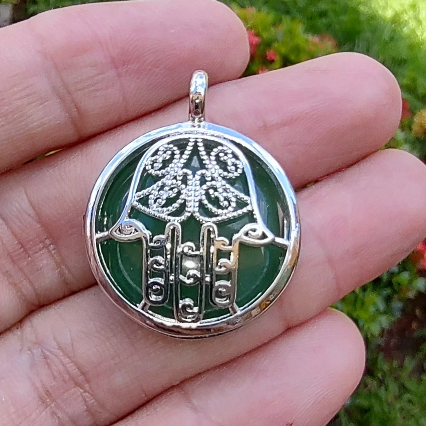 Dije bañado en plata con aventurina verde 