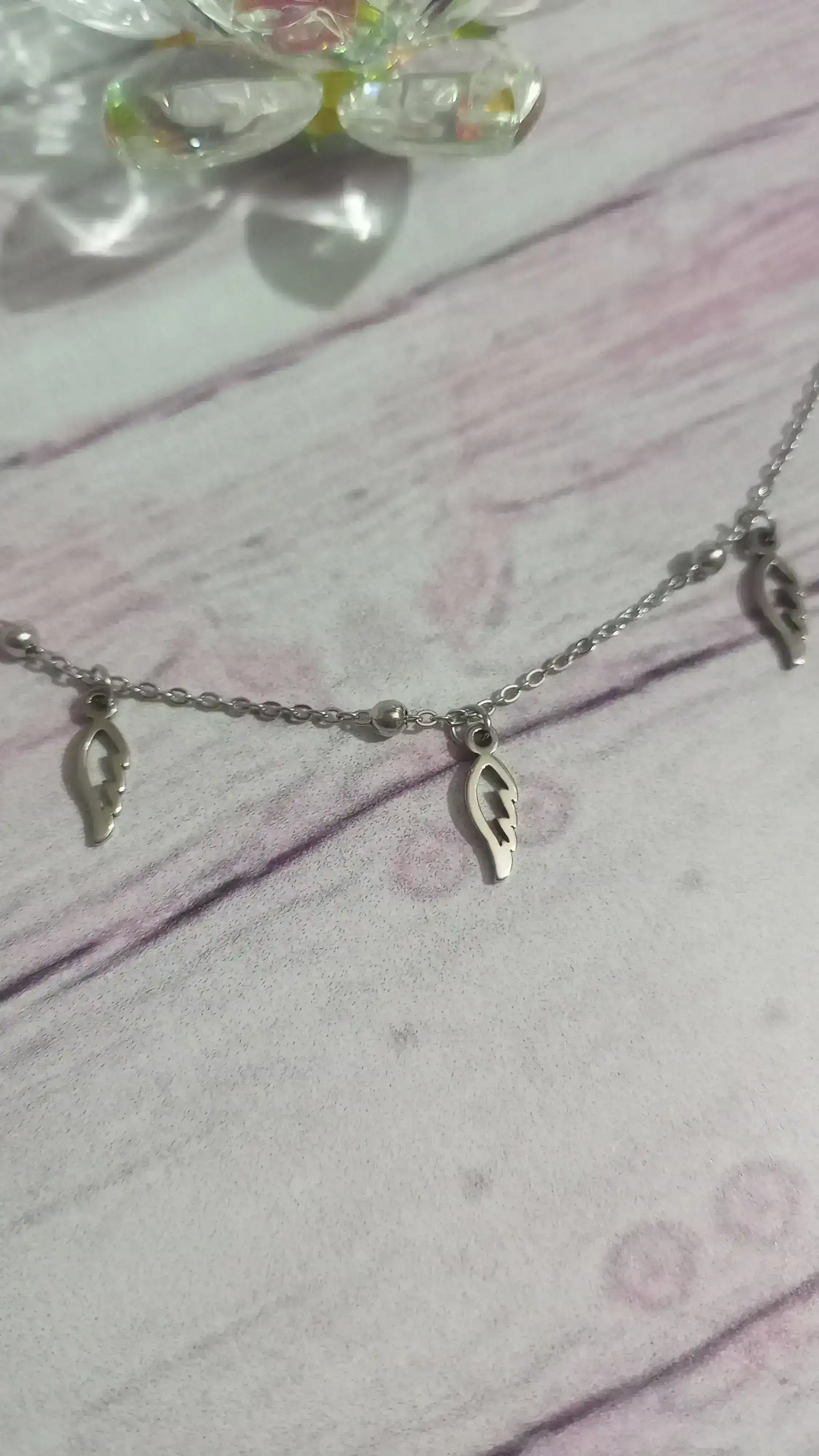 Pulsera con alitas de angel y bolitas 3
