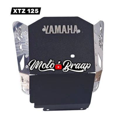 AC XTZ 125 PECHERA PROTECTOR MOTOR XTZ 125 3D NEGRO CON ALETAS Y LOGO CROMO URUS PR1273-10