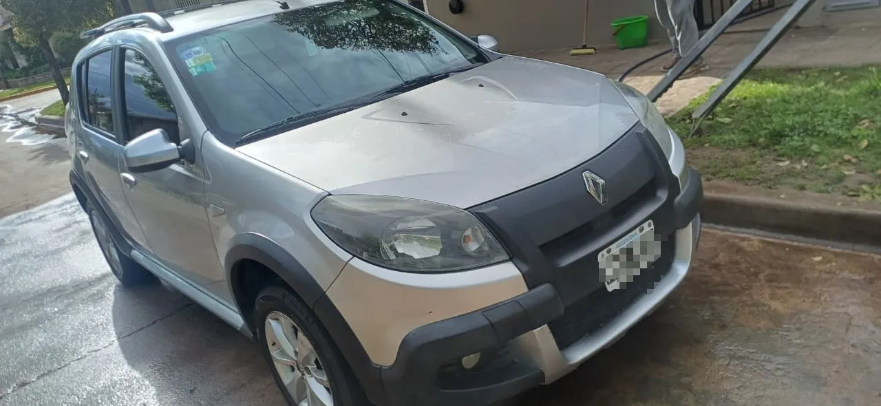 2013 nafta gnc todo al dia .. se va tranferido 140.000 km