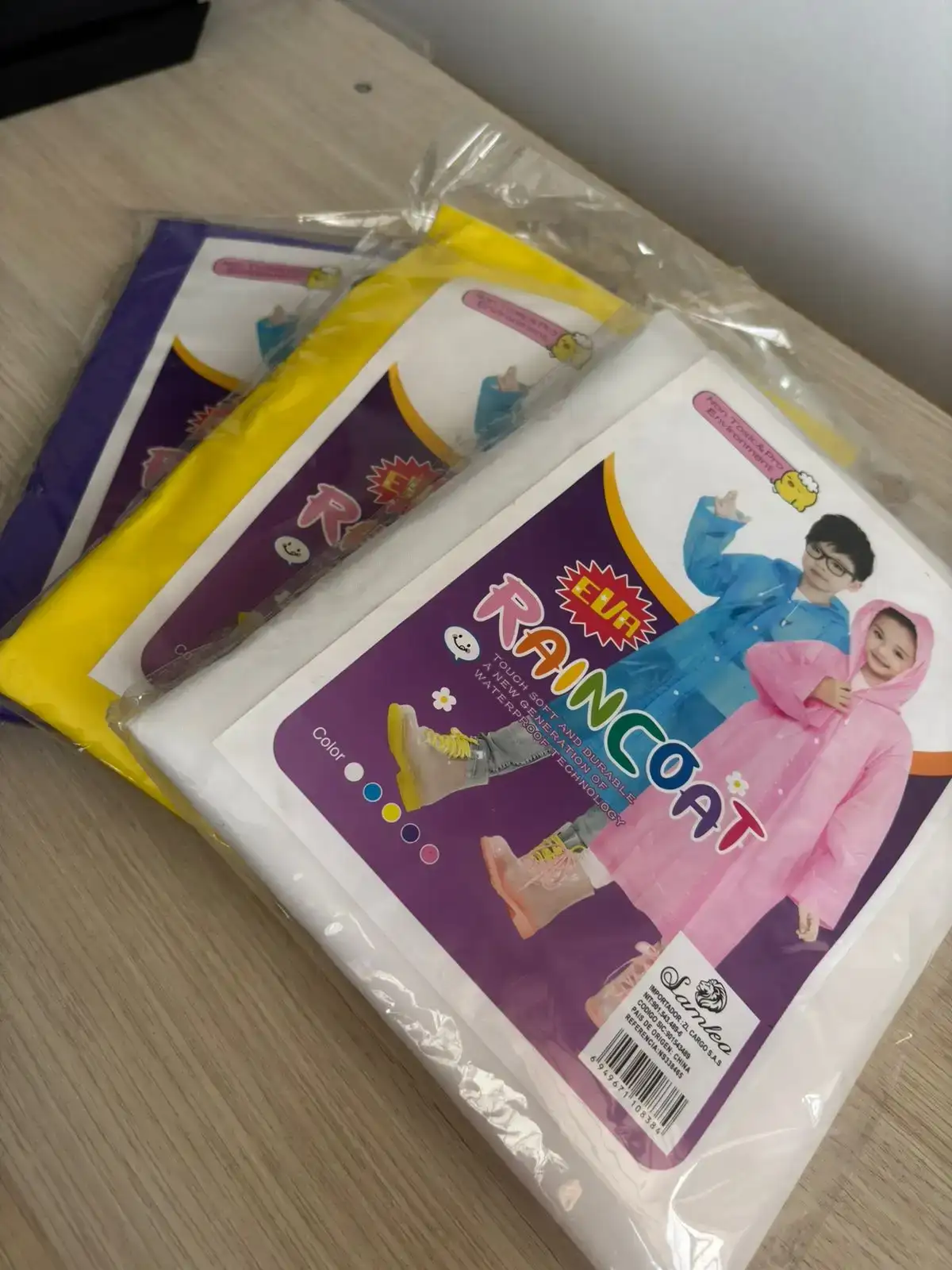 IMPERMEABLE DE EVA INFANTIL  2