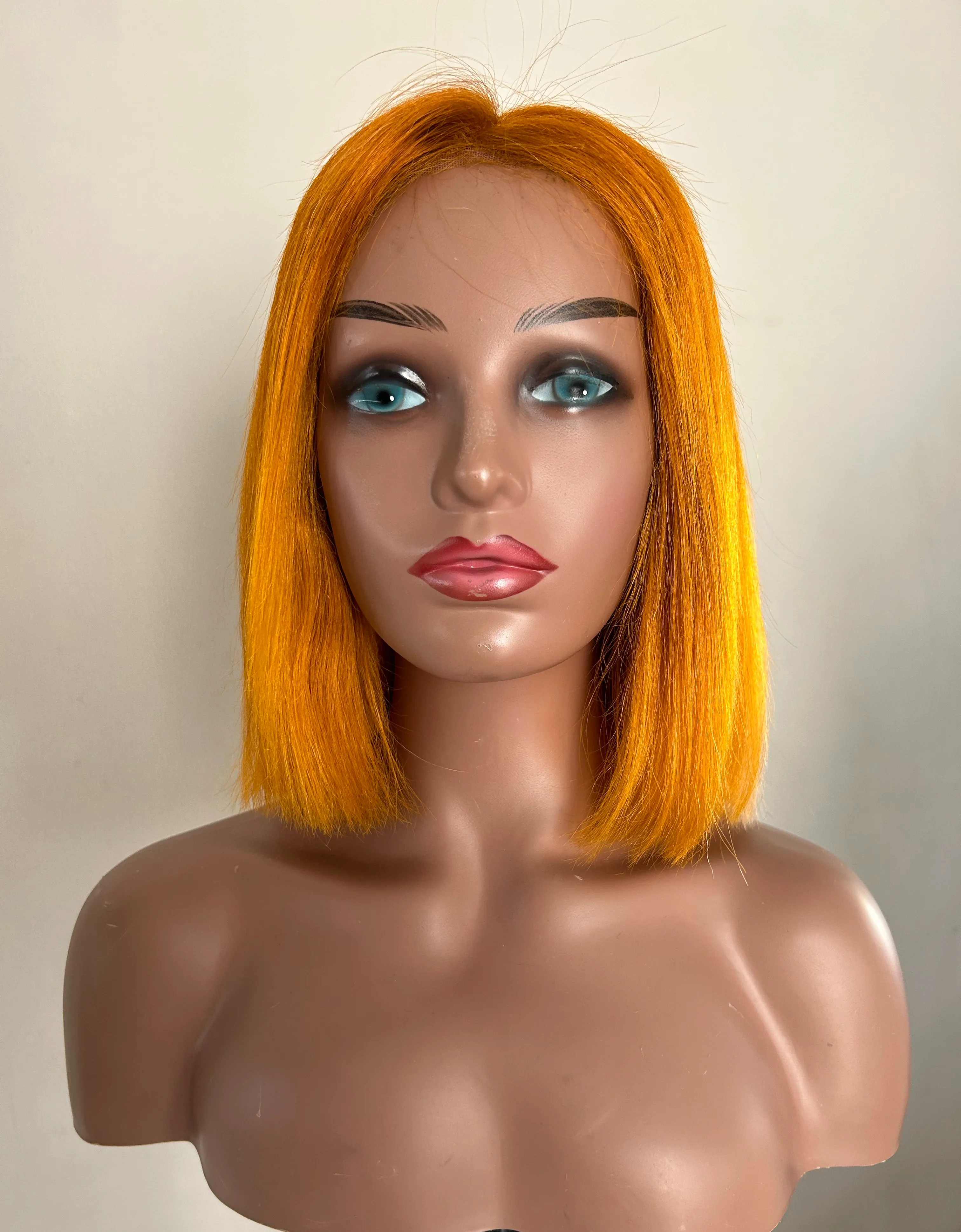 Peluca cobriza naranja 12”