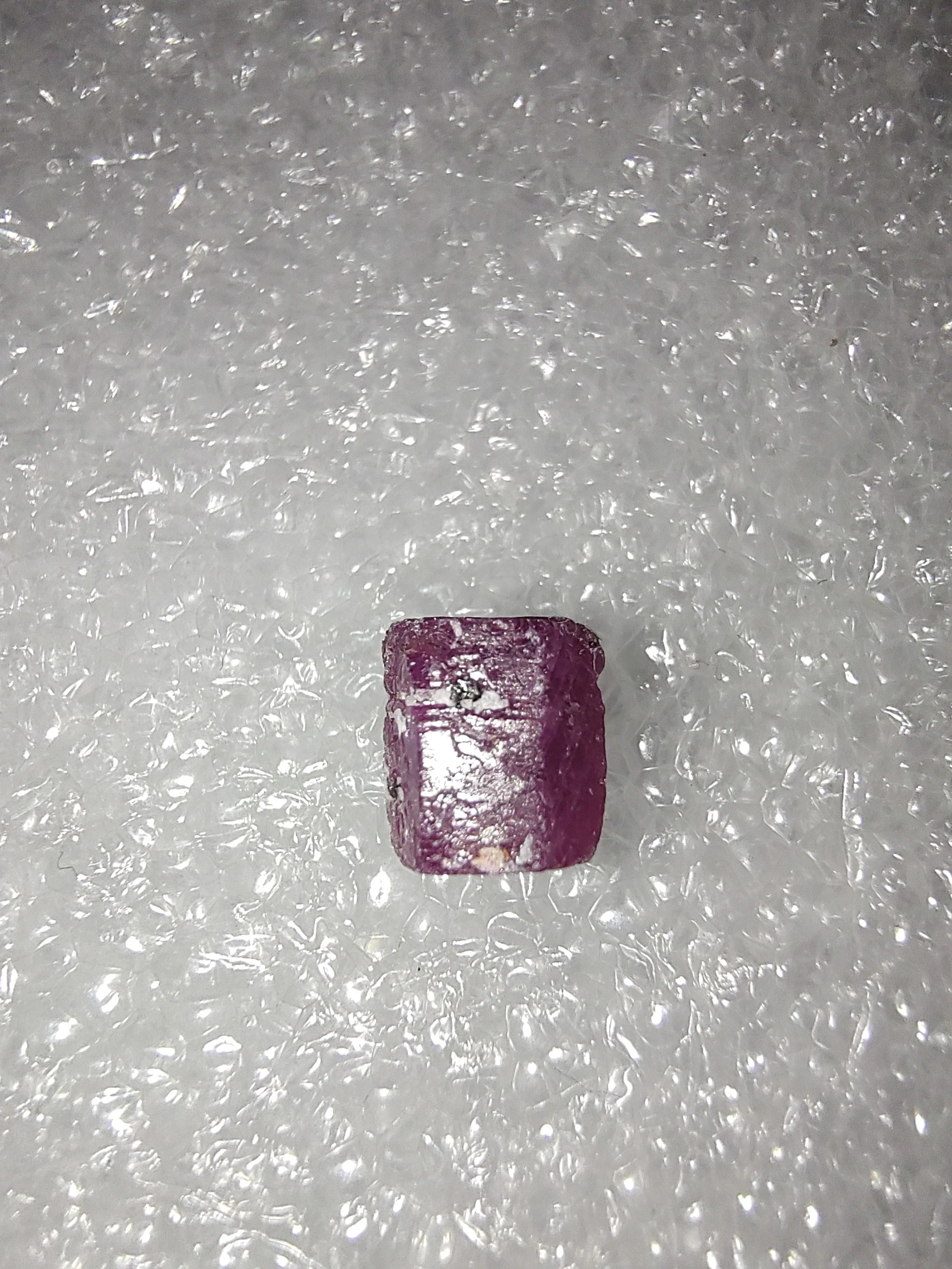 Rubi natural en bruto de 2.85 quilates