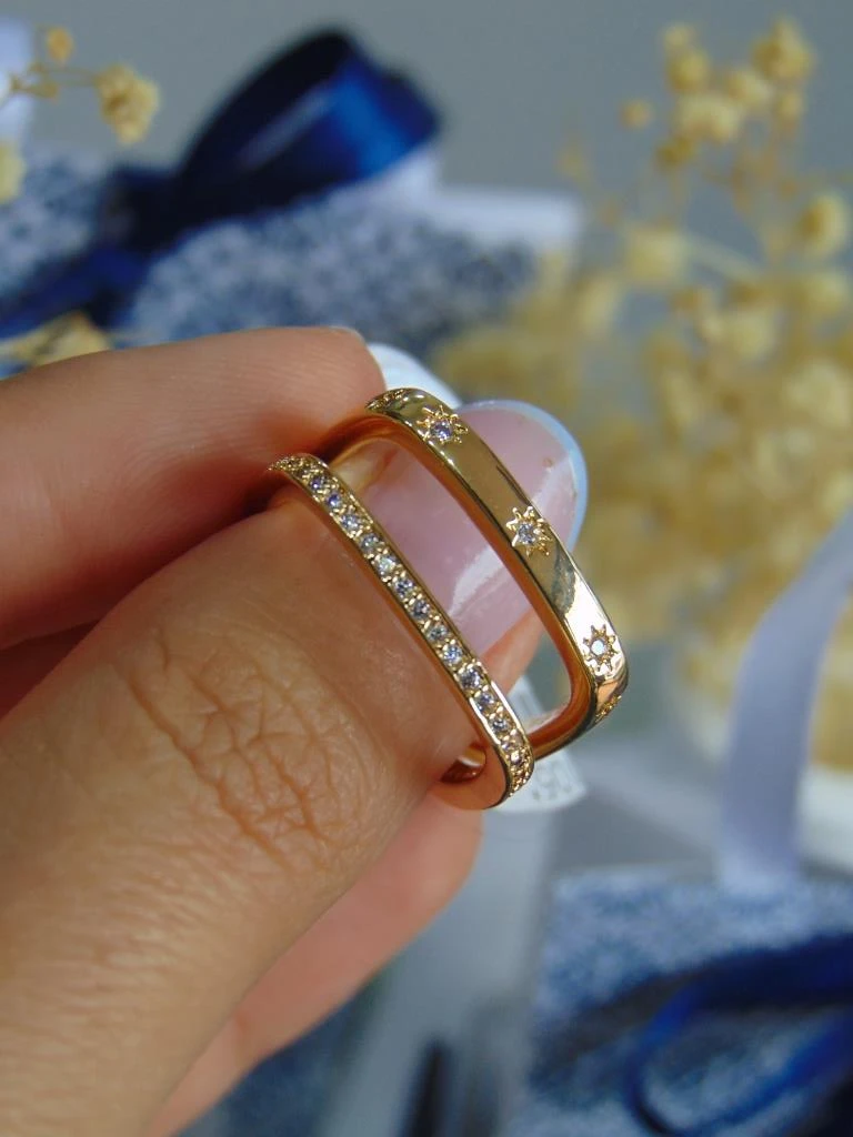 SET ANILLOS ACERO DOR X 2 CUADRADOS  TALLAS 2
