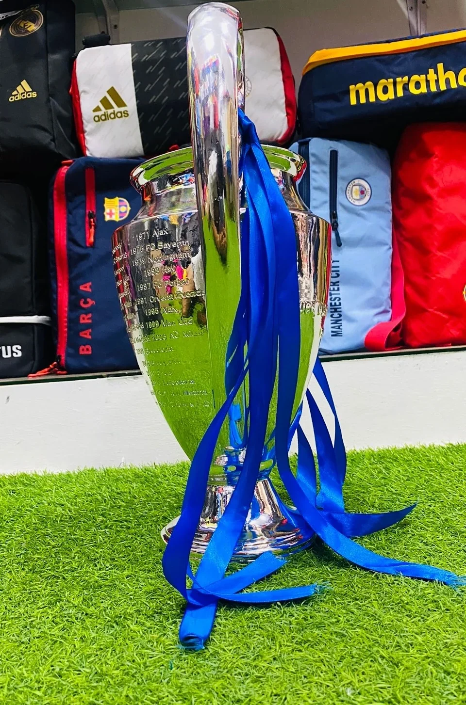 TROFEO CHAMPIONS AGOTADA  3