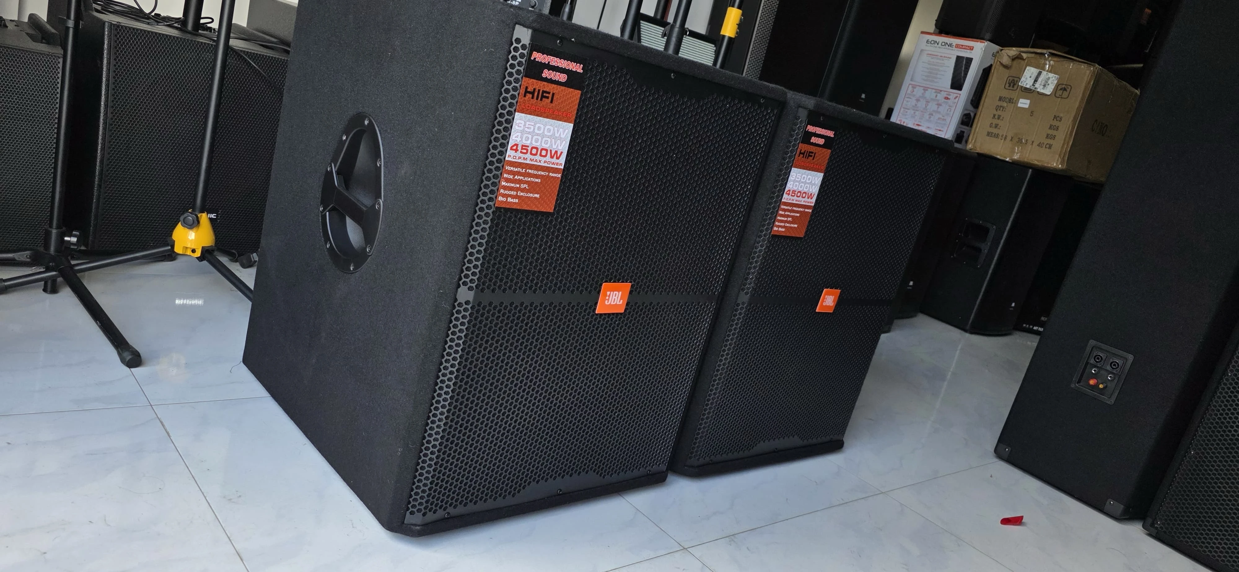 BAJOS PASIVOS DE 18 PULGADAS      JBL JRX-228 4500w PRECIO: 2400BS UNIDAD Y 4600BS PAR  ENVIOS A TODA BOLIVIA