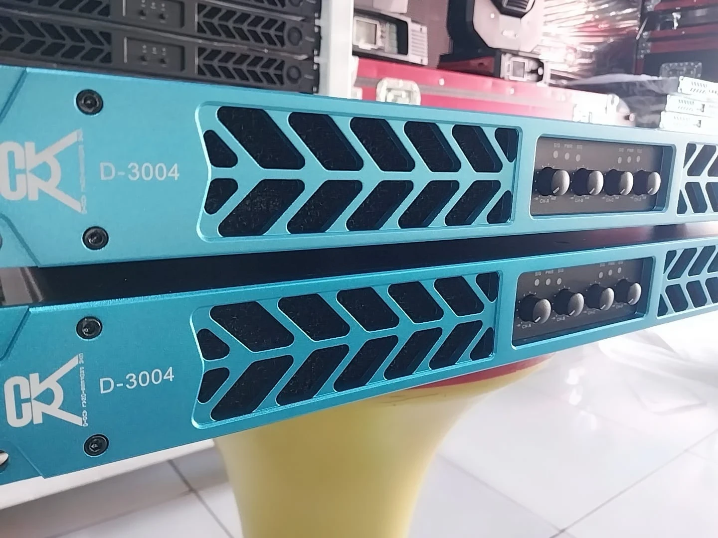 PODERES CVR 8000W (4) Poder CVR 8000W (4) canales 13,250bs  Poder CVR 12.000W (4) canales 15.950bs  Poder CVR 20.000W.(2) 18,000bs  Poder CVR 20.000W.(4) canales 18,750bs  Poder CVR 34.000W.(4) canales 24,150bs