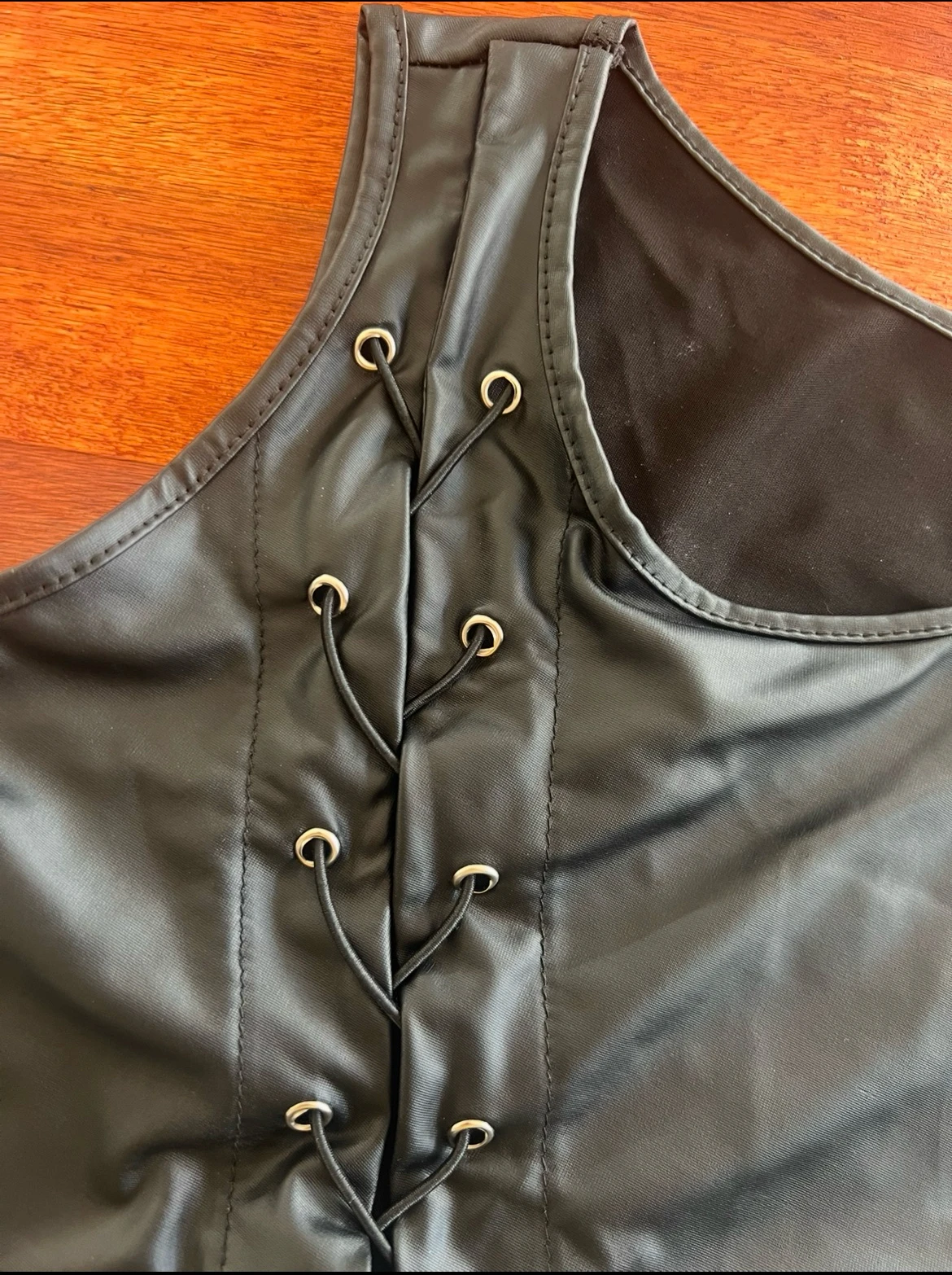 TOP BLACK LETHER 2