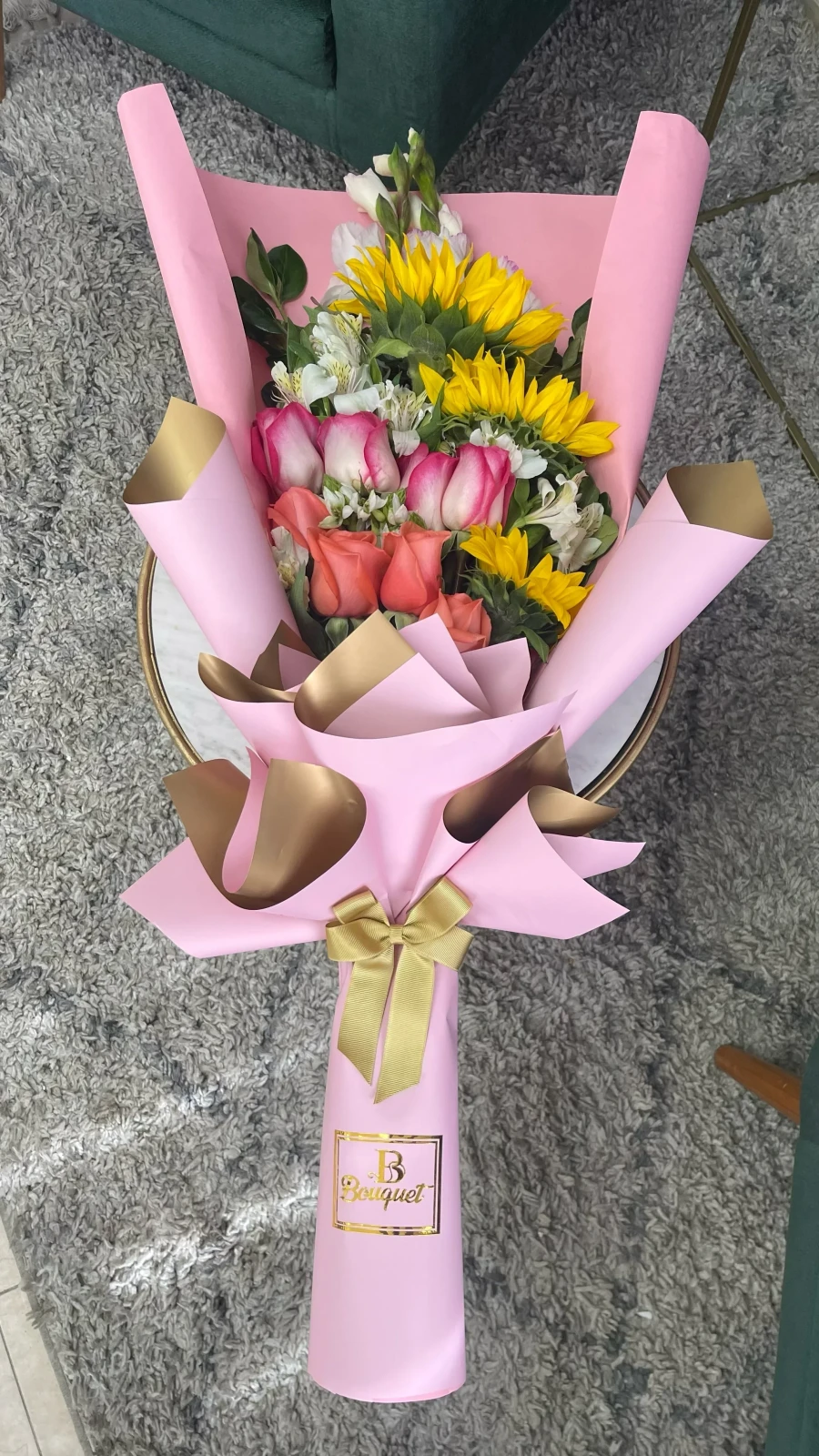 Ramillete de giraloses y rosas