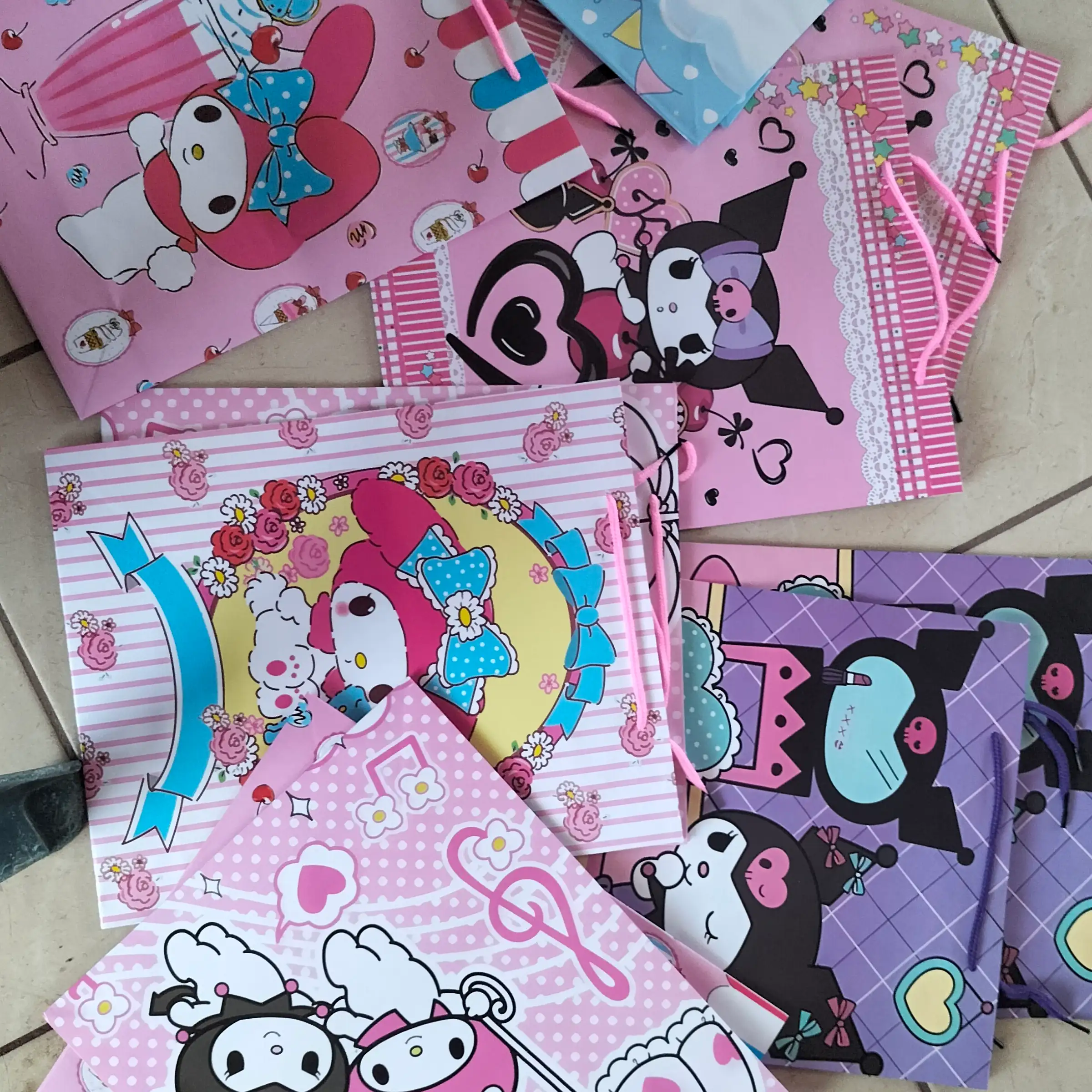 Bolsa de regalo sanrio gde