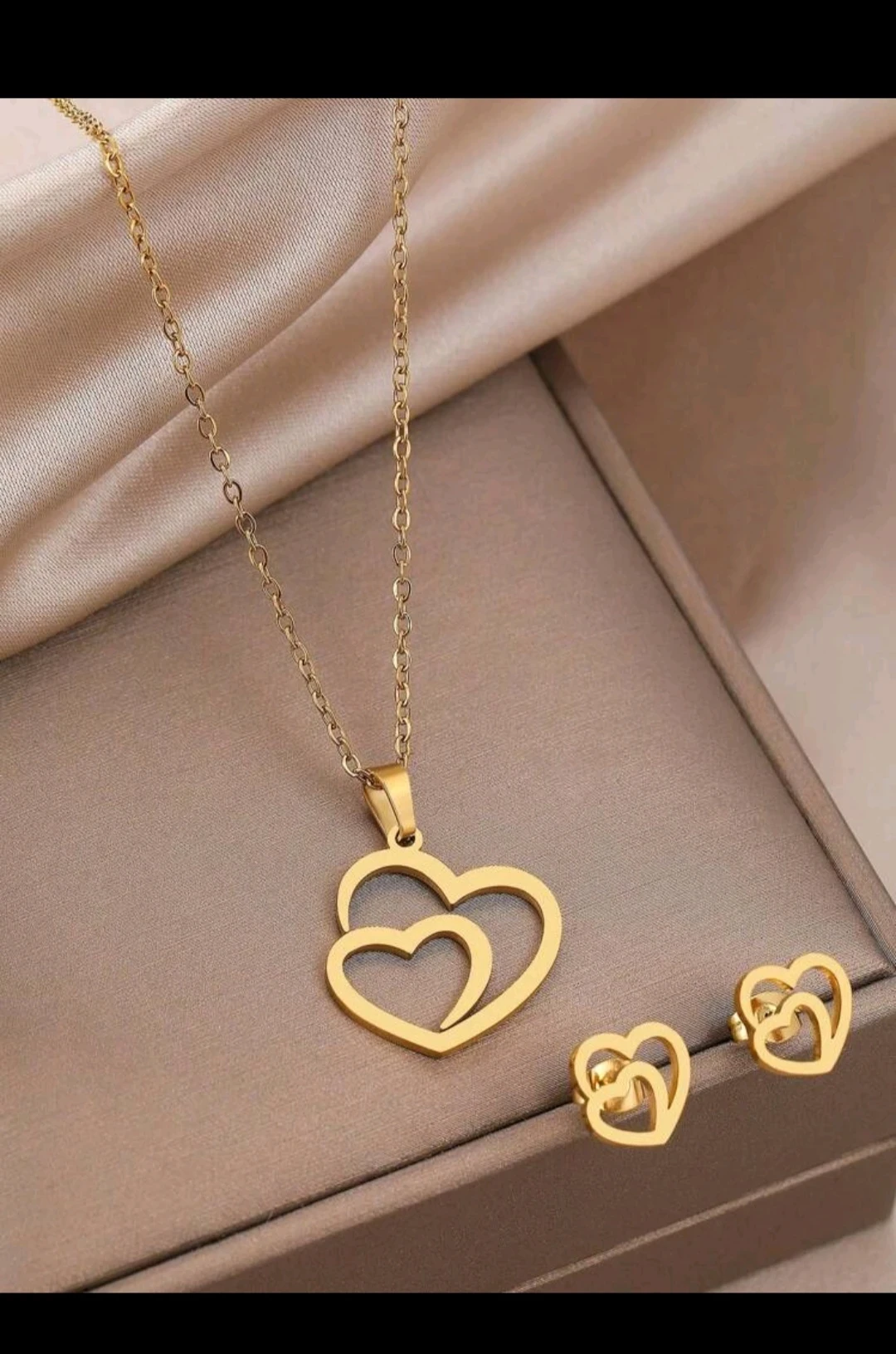 Set de collar y pendientes con diseño de corazón ❤️ 8