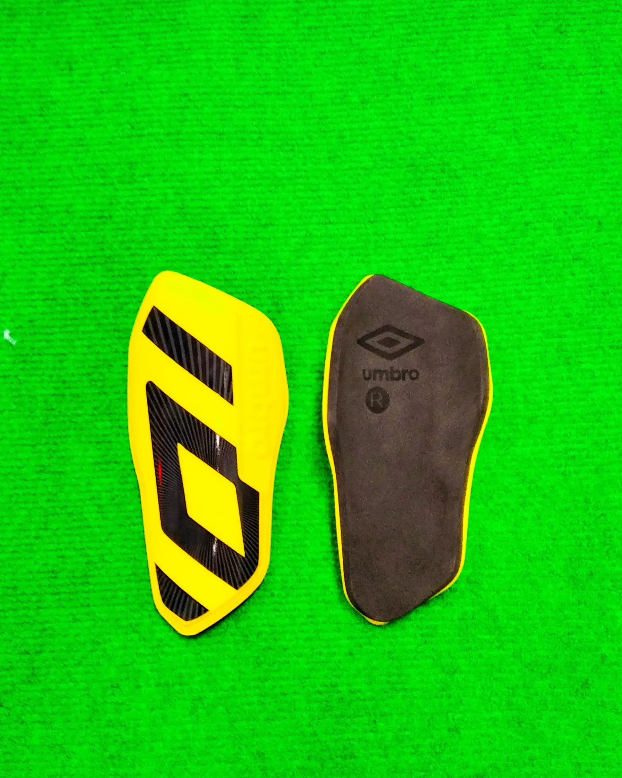 UMBRO PRO CANILLERA  ( S ) 2